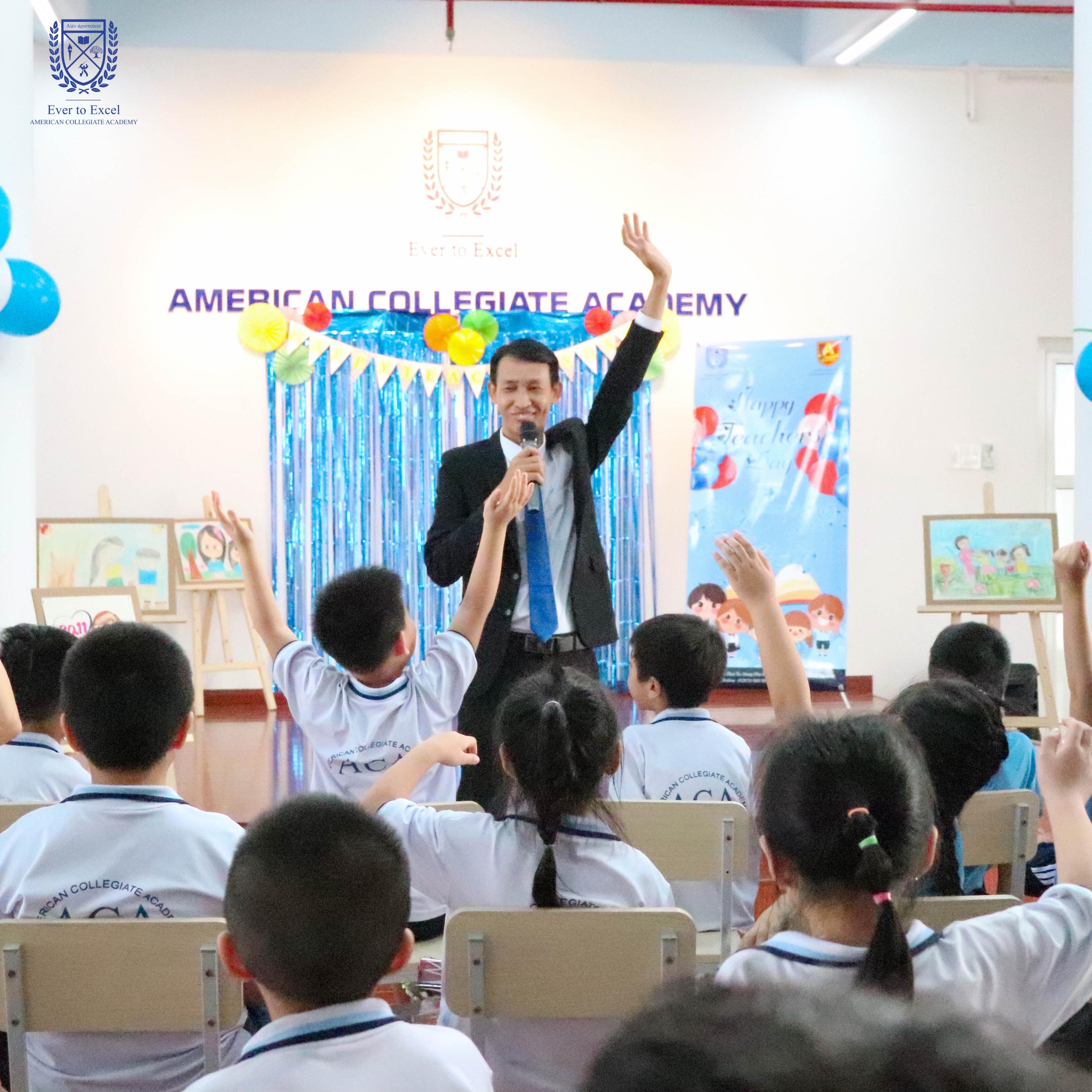 thay hieu truong aca school phat bieu